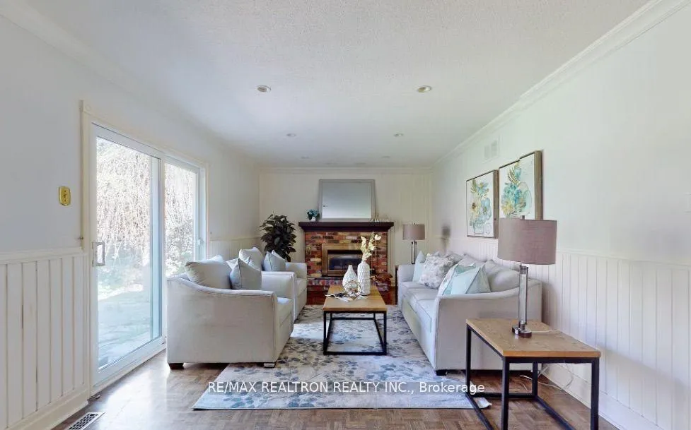 Photo 9 of 38 Chant Crescent, Markham, Unionville — HOMEH