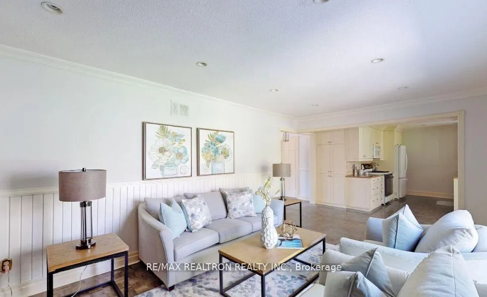 Photo 10 of 38 Chant Crescent, Markham, Unionville — HOMEH