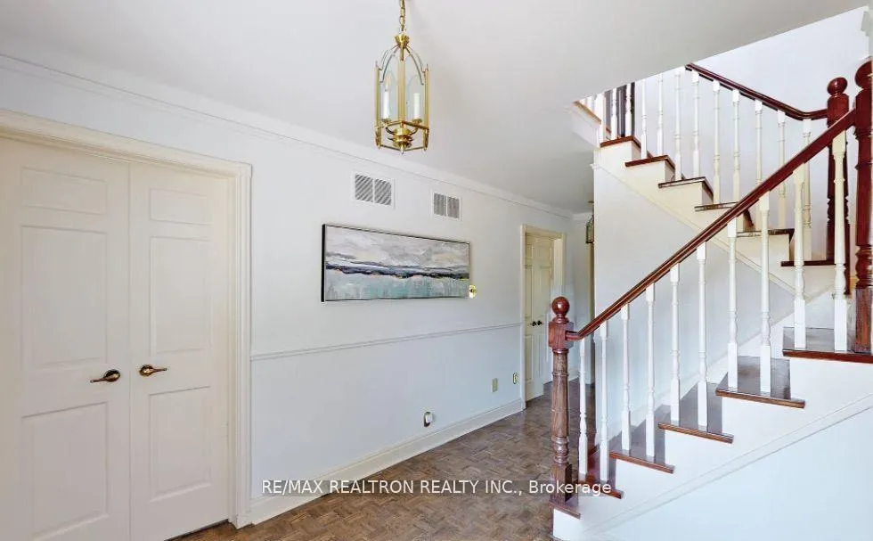 Photo 16 of 38 Chant Crescent, Markham, Unionville — HOMEH