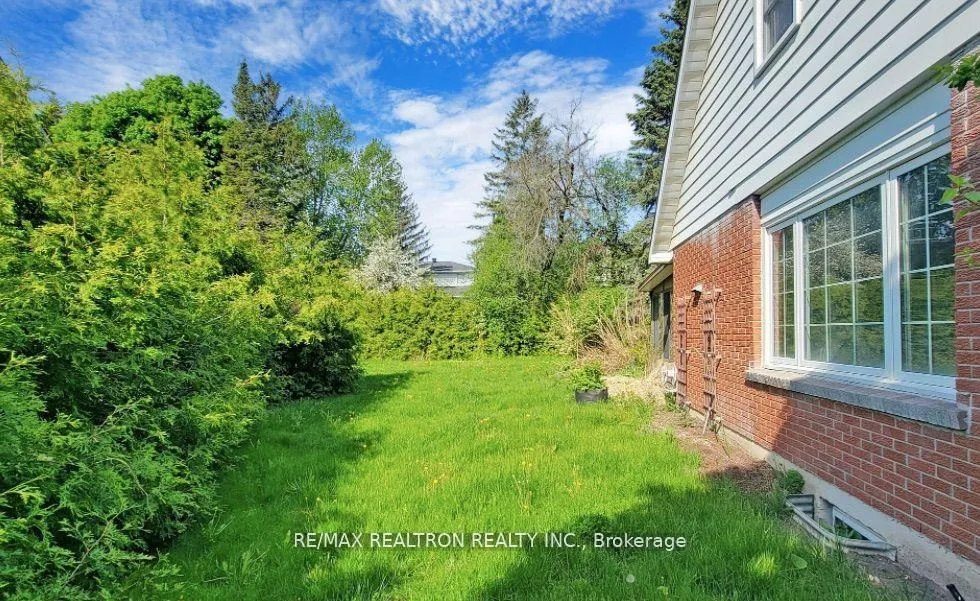 Photo 32 of 38 Chant Crescent, Markham, Unionville — HOMEH