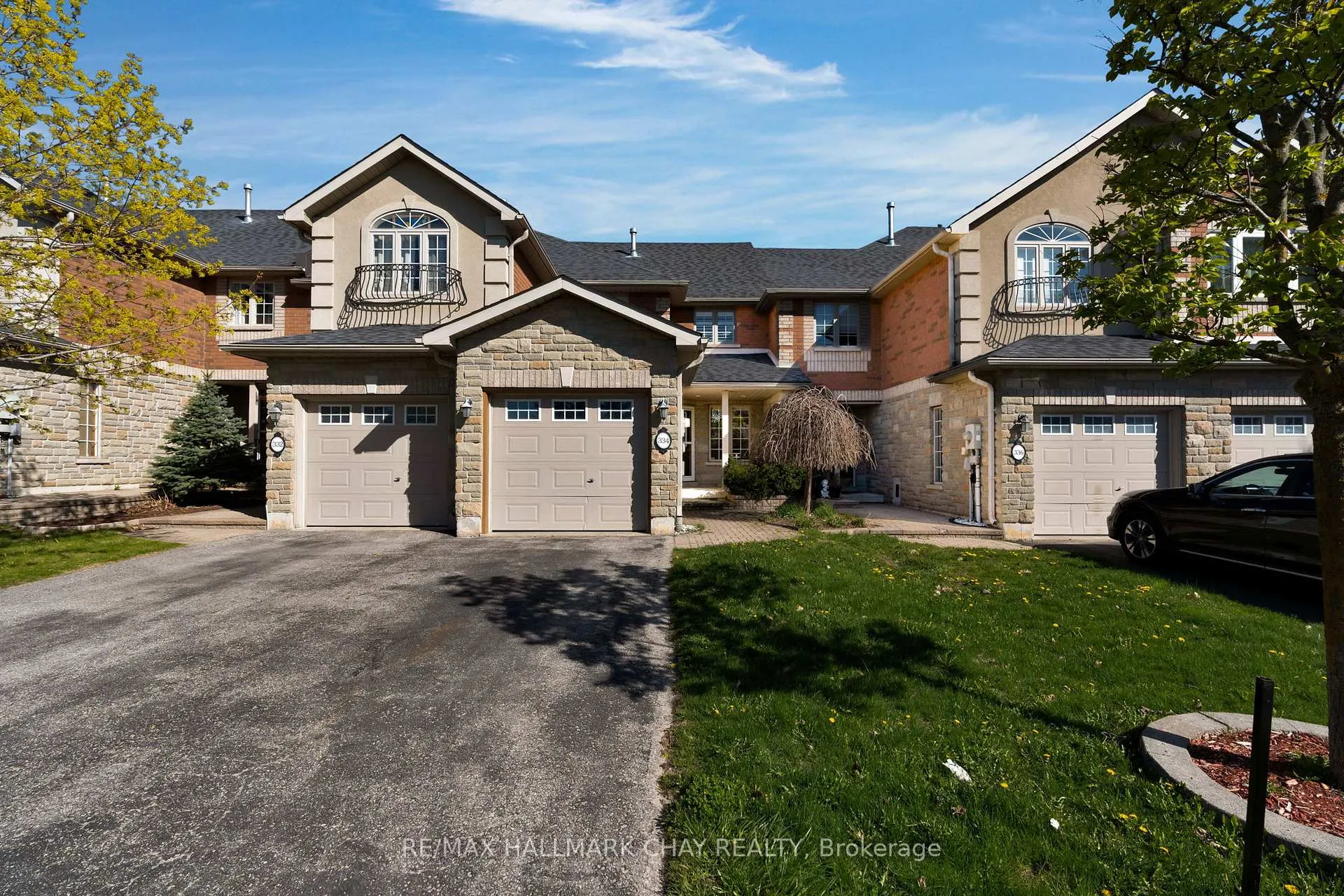 Photo 1 of 334 Cundles Road E, Barrie, Little Lake — HOMEH