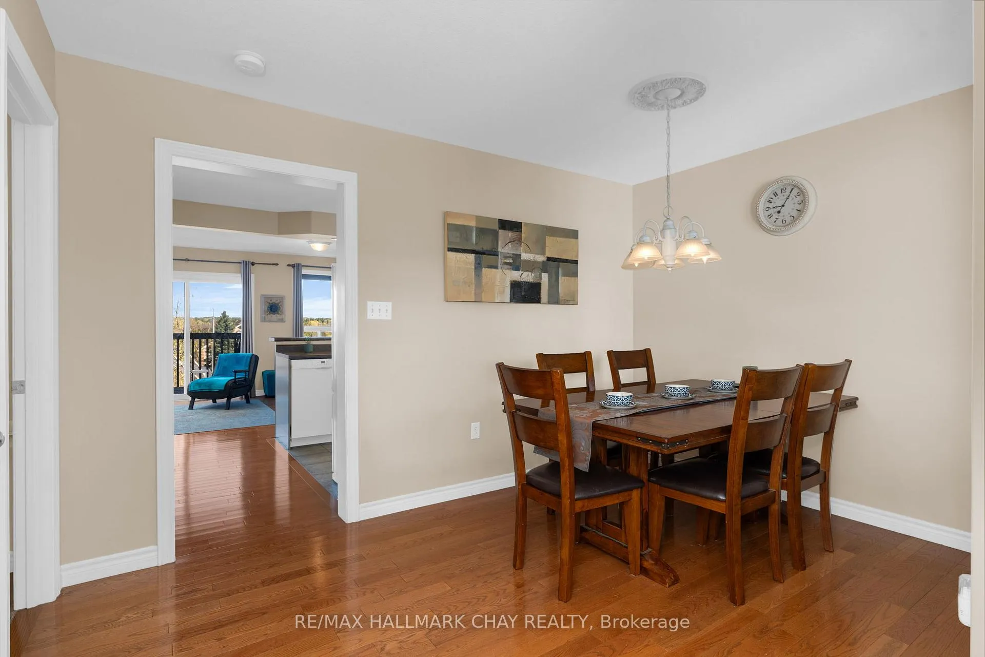 Photo 7 of 334 Cundles Road E, Barrie, Little Lake — HOMEH