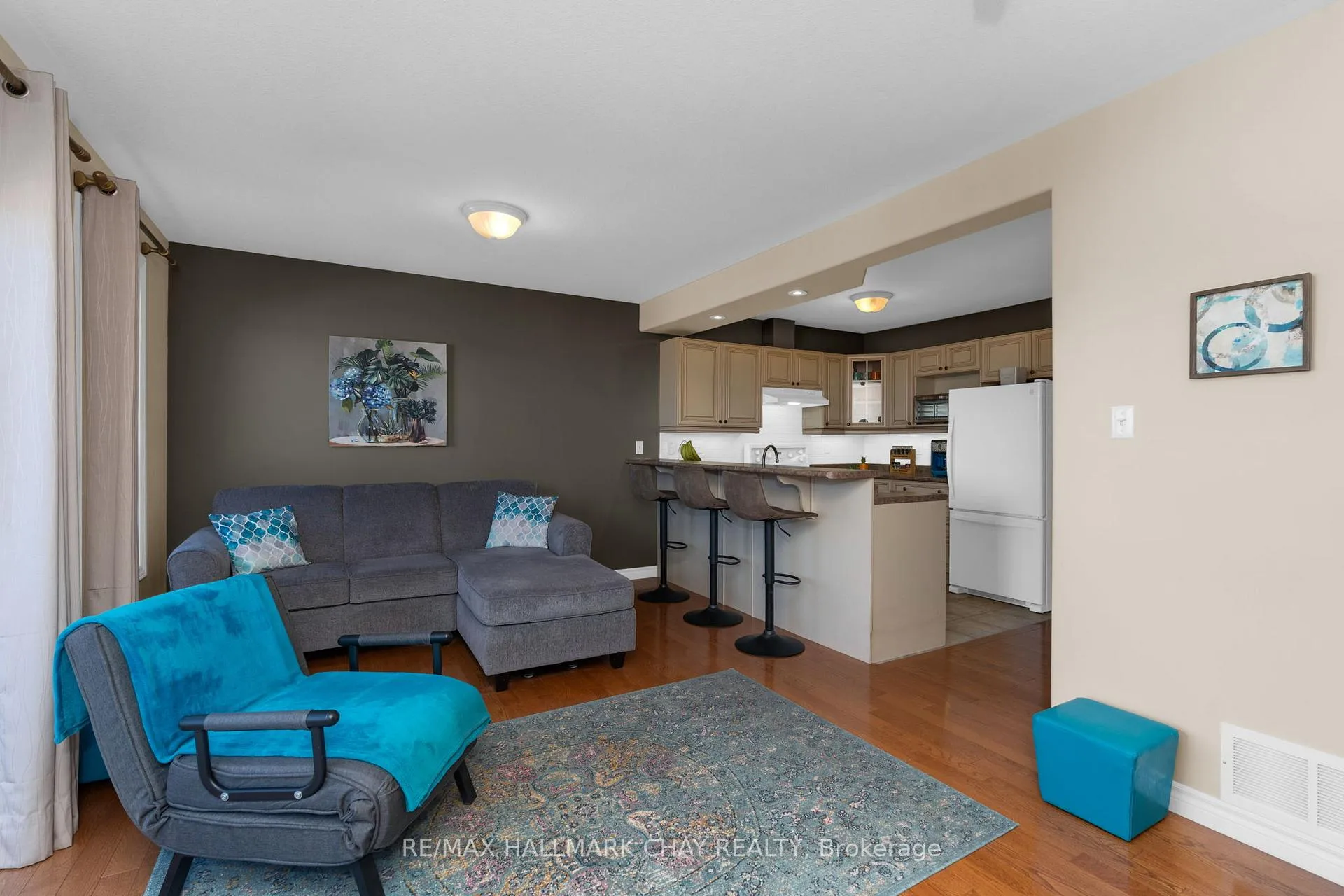 Photo 15 of 334 Cundles Road E, Barrie, Little Lake — HOMEH
