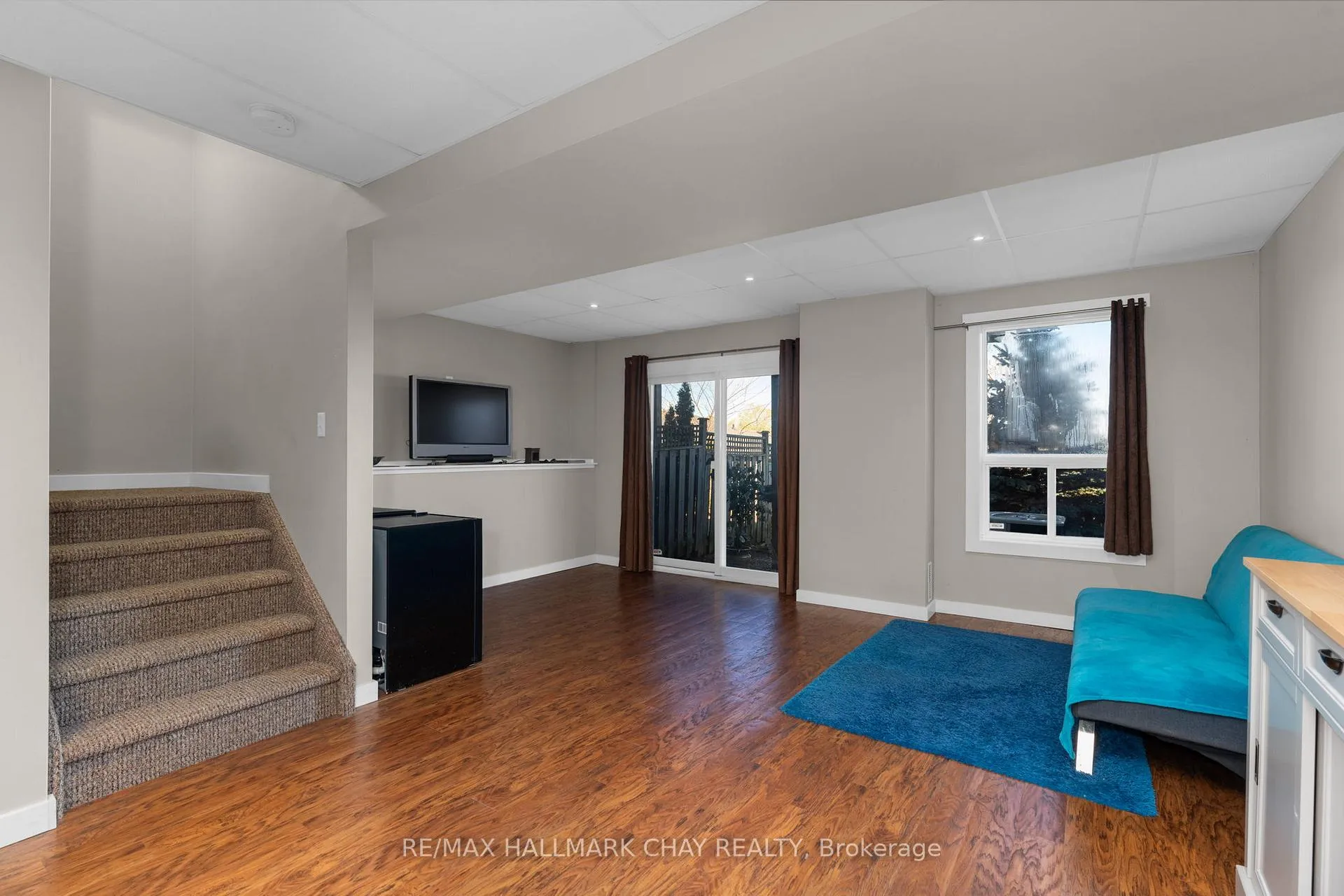 Photo 23 of 334 Cundles Road E, Barrie, Little Lake — HOMEH