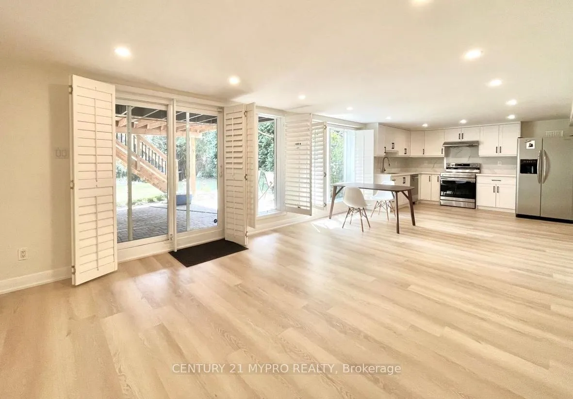 Photo 4 of Unit Lower, 8 Cedar Forest Court, Markham, Royal Orchard — HOMEH