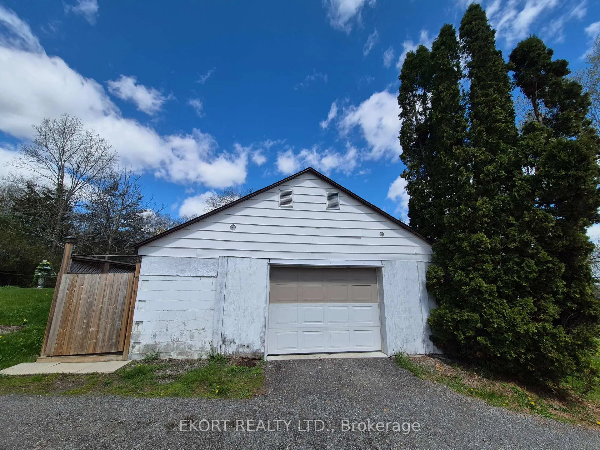 Photo 2 of 101 Barley Road, Prince Edward County, Ameliasburg Ward — HOMEH