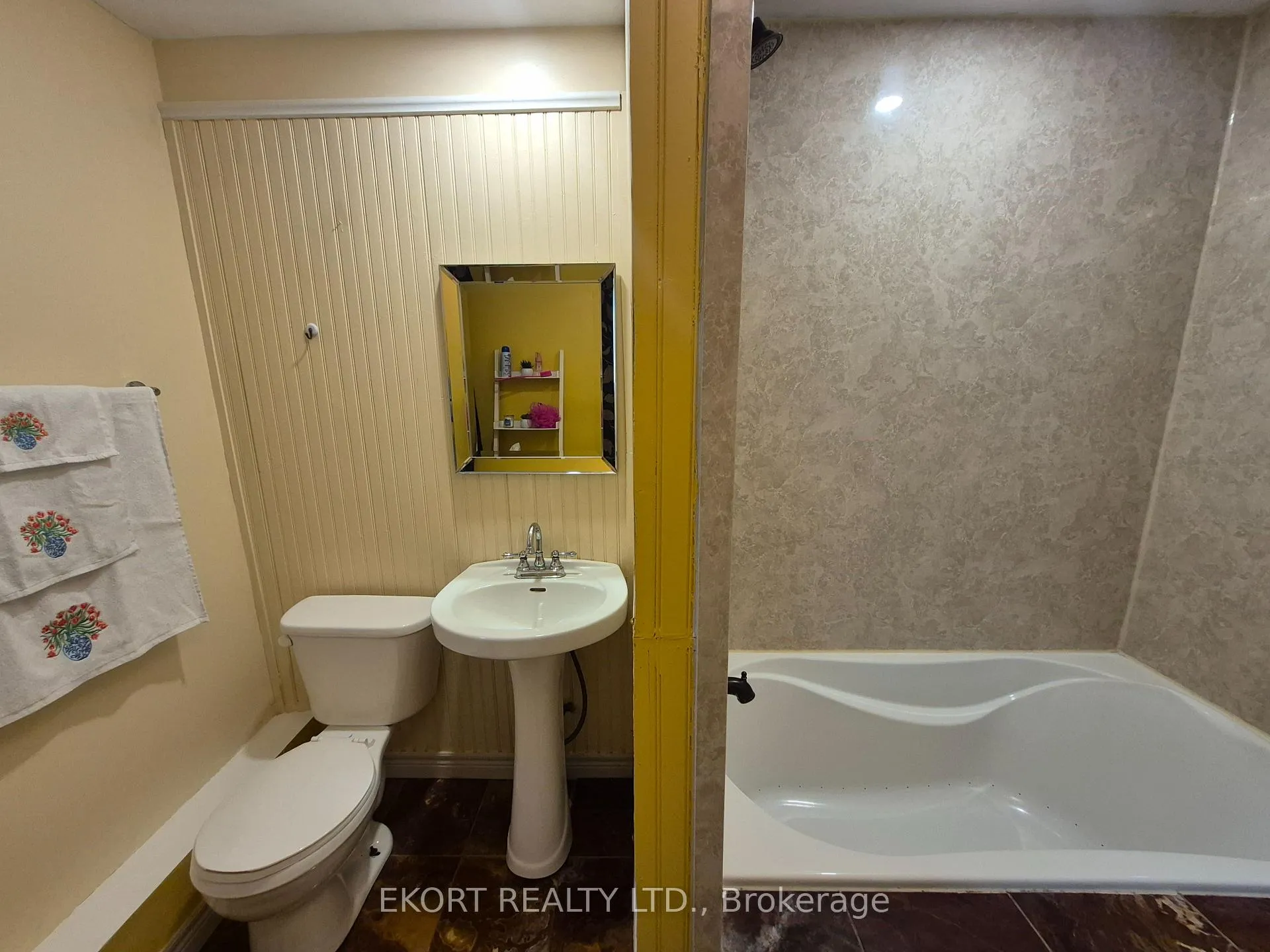 Photo 8 of 101 Barley Road, Prince Edward County, Ameliasburg Ward — HOMEH