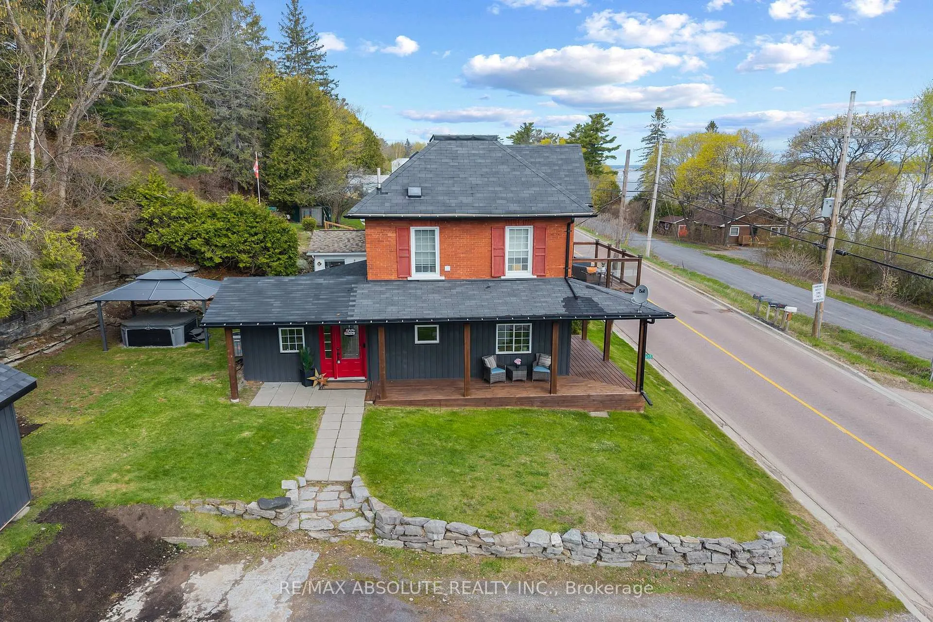 Photo 4 of 1655 River Road, McNab/Braeside, Mcnab/Braeside Twps — HOMEH