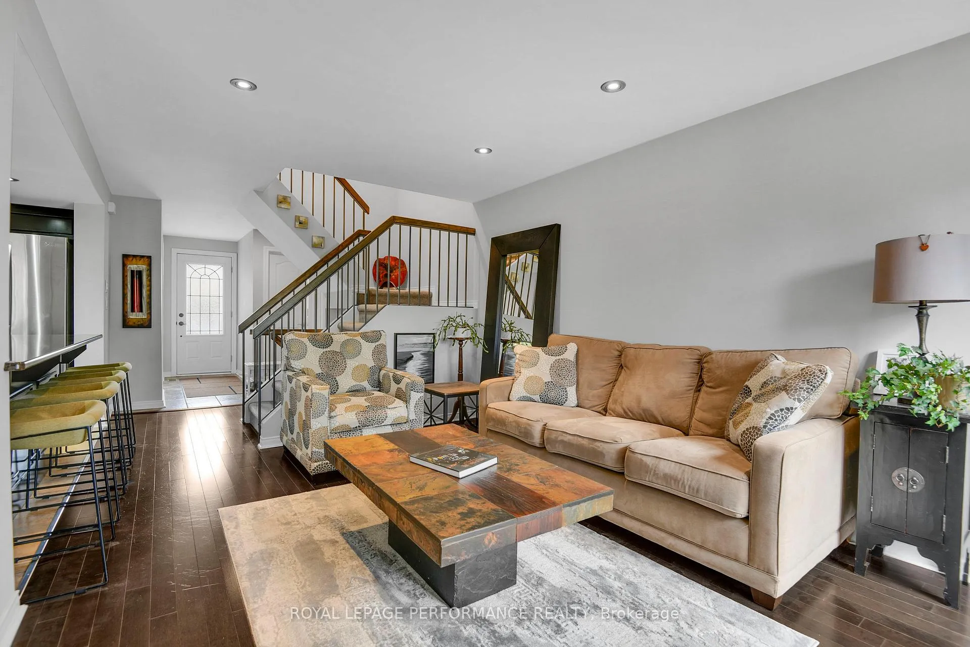 Photo 10 of 13 Shadetree Crescent, Ottawa, Borden Farm/Stewart Farm/Carleton Heights/Parkwood Hills — HOMEH