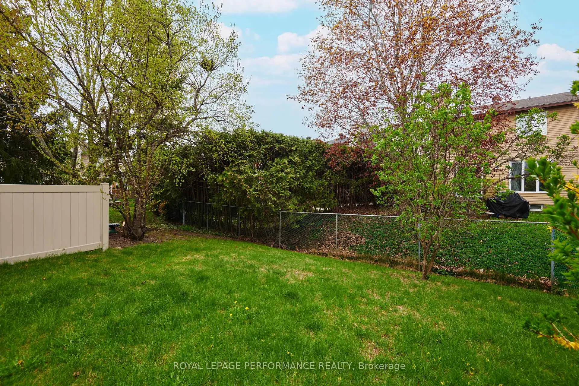 Photo 35 of 13 Shadetree Crescent, Ottawa, Borden Farm/Stewart Farm/Carleton Heights/Parkwood Hills — HOMEH