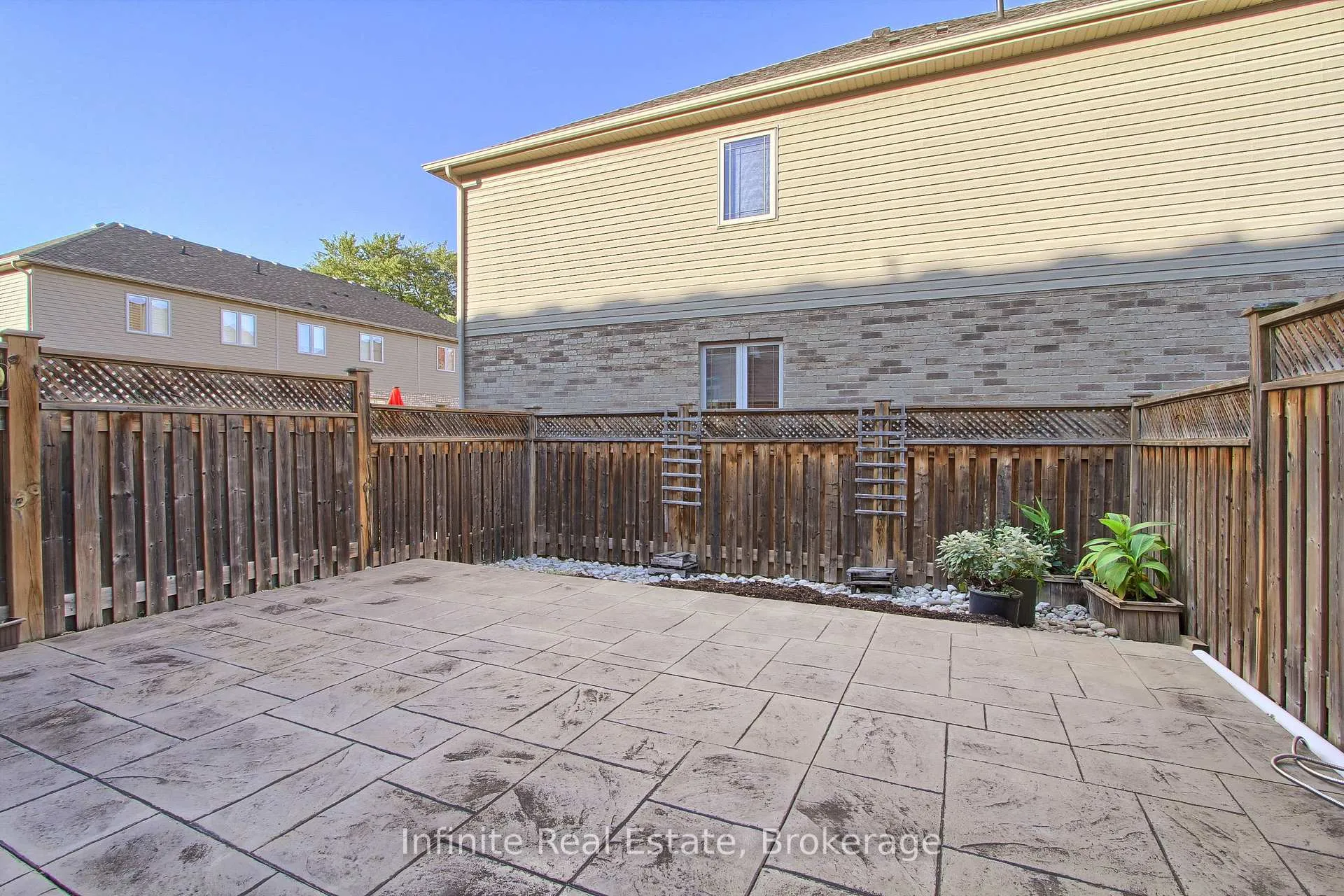 Photo 42 of Unit 11, 380 Lake Street, Grimsby, Grimsby Beach — HOMEH