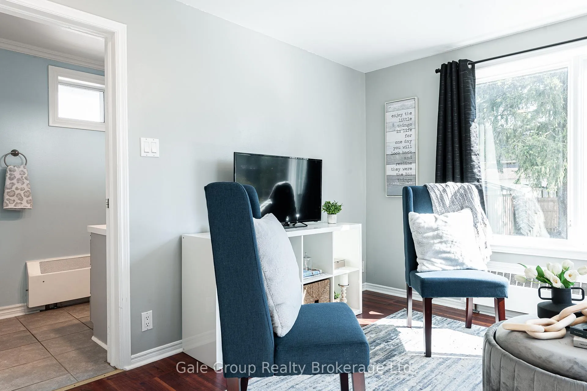 Photo 3 of 535 Ontario Street, Stratford — HOMEH