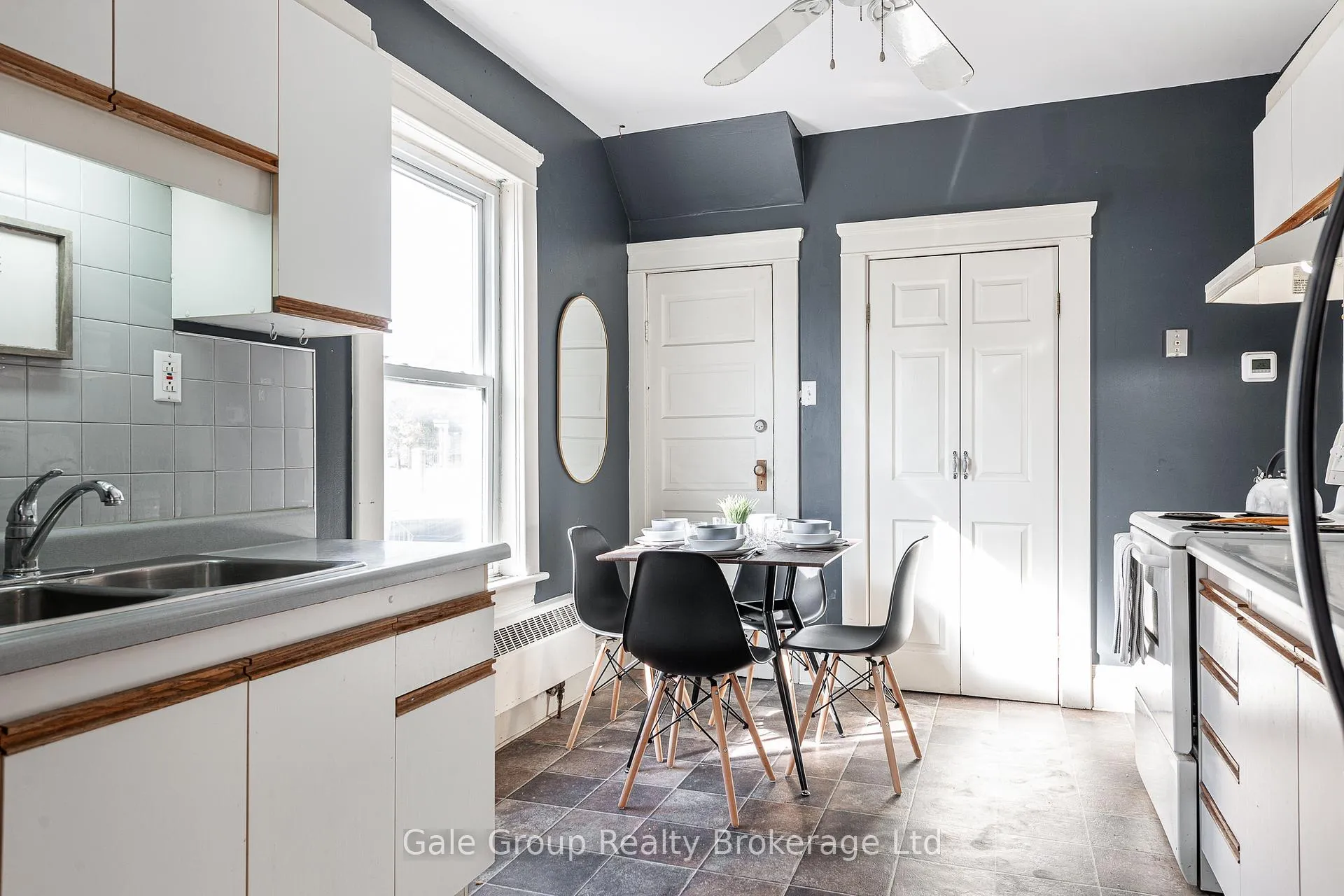 Photo 7 of 535 Ontario Street, Stratford — HOMEH