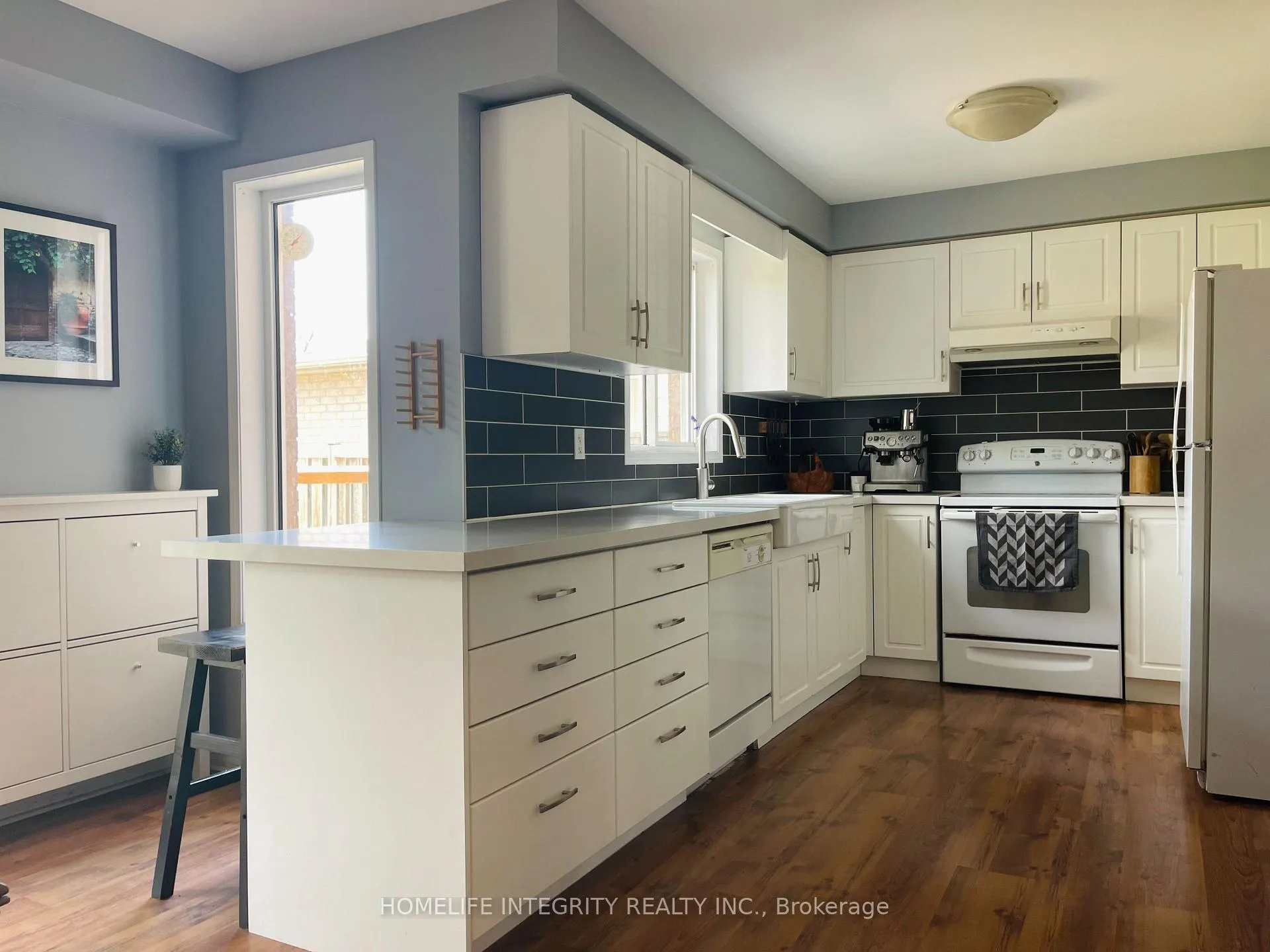 Photo 9 of 104 Henderson Crescent, New Tecumseth, Alliston — HOMEH
