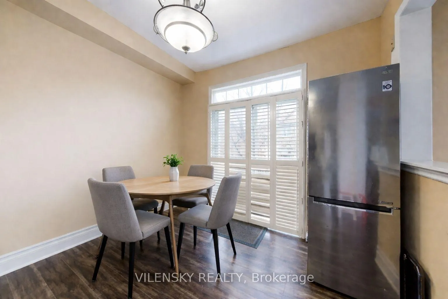 Photo 6 of 2 Eminence Road, Vaughan, Patterson — HOMEH