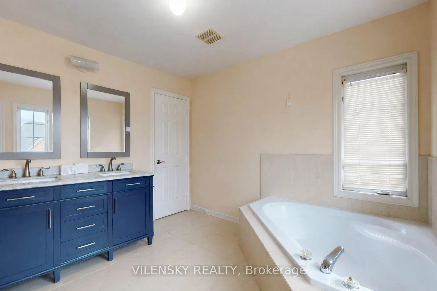 Photo 16 of 2 Eminence Road, Vaughan, Patterson — HOMEH