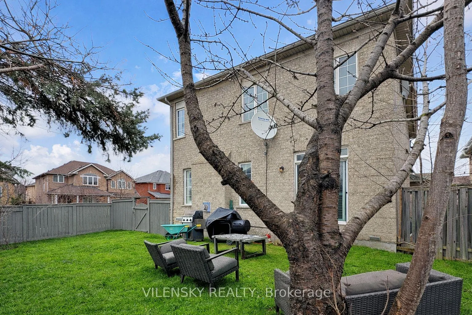 Photo 29 of 2 Eminence Road, Vaughan, Patterson — HOMEH