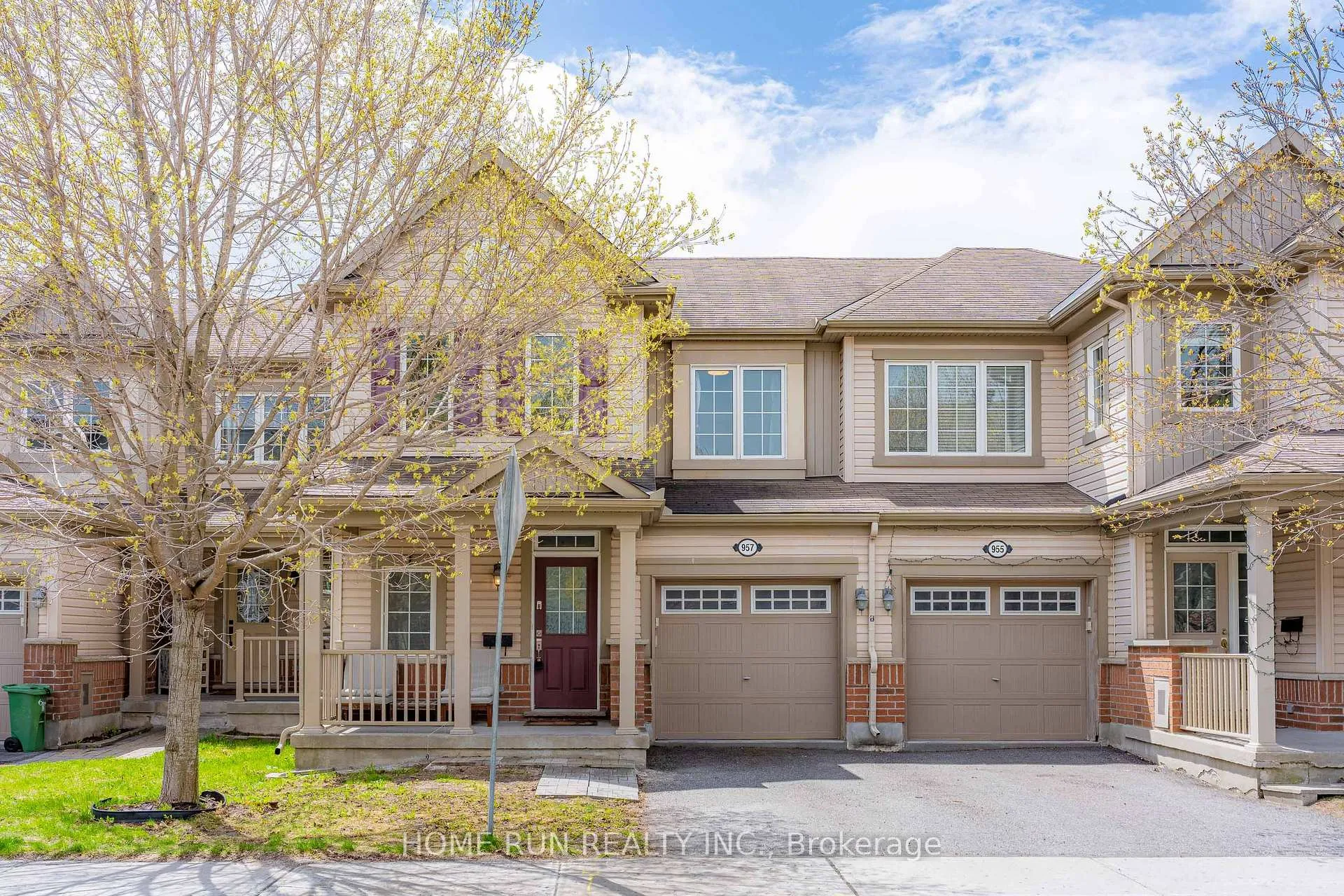 Front of 957 Messor Crescent