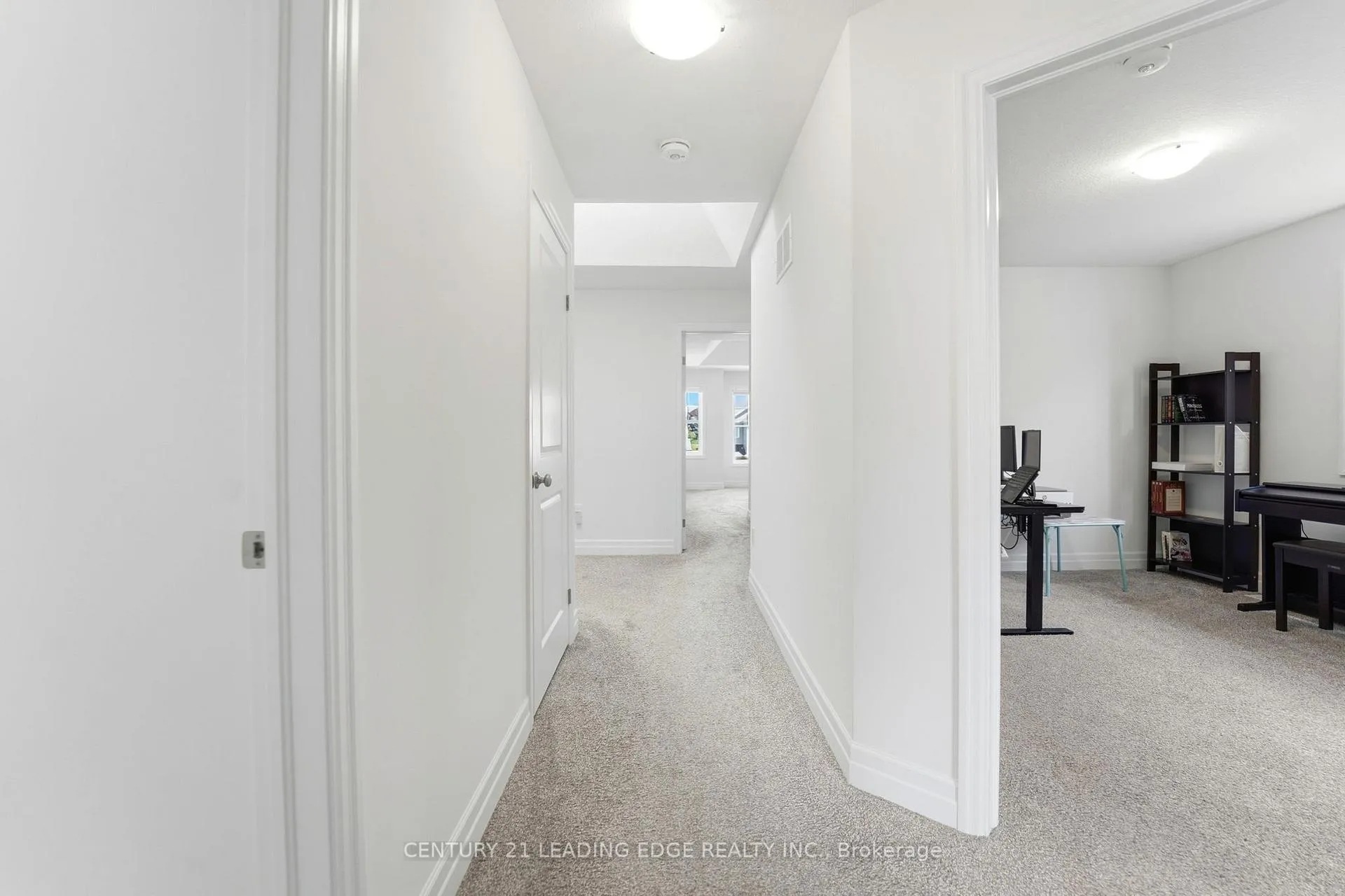 Photo 4 of 142 Rivertrail Avenue, Kitchener — HOMEH