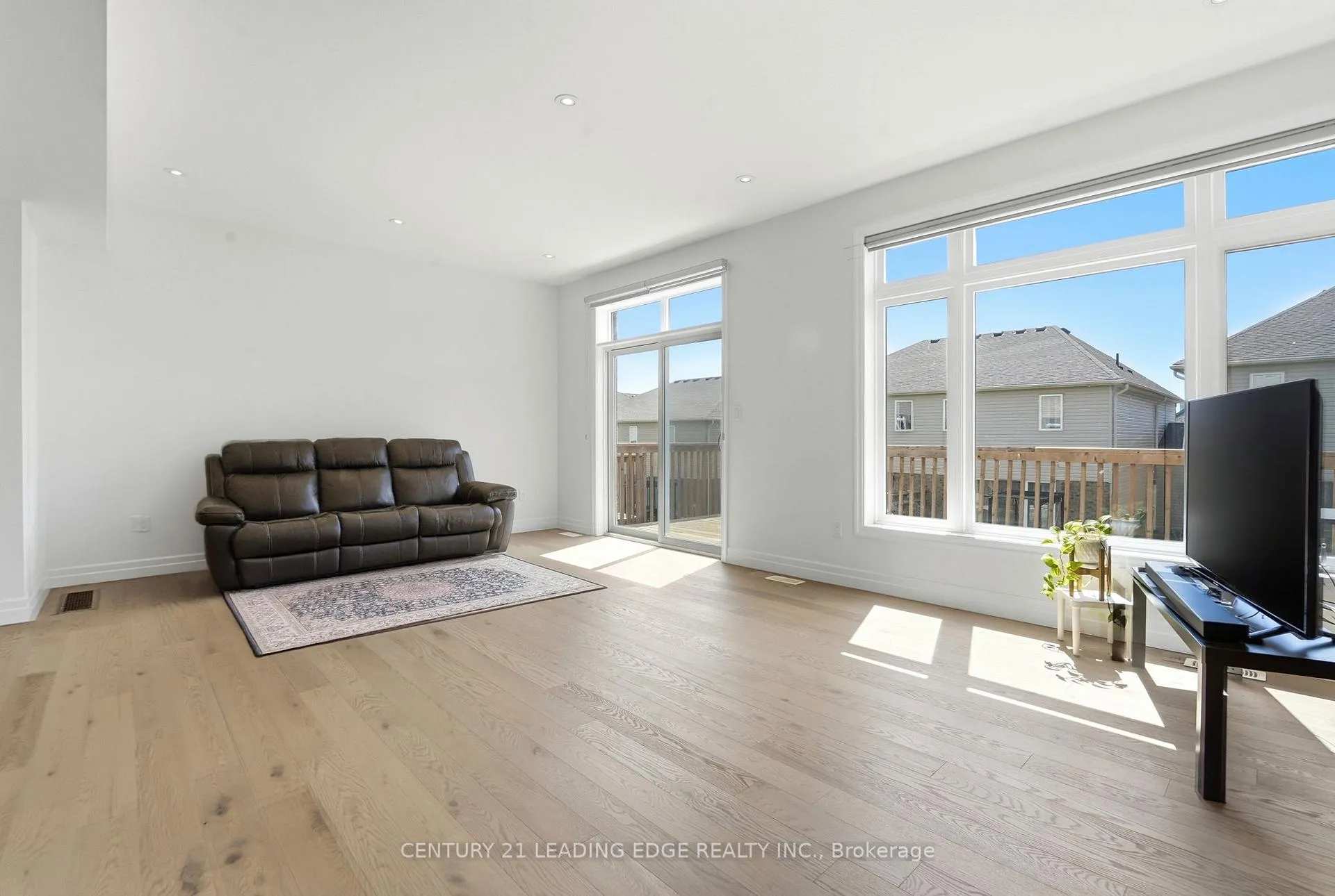 Photo 5 of 142 Rivertrail Avenue, Kitchener — HOMEH