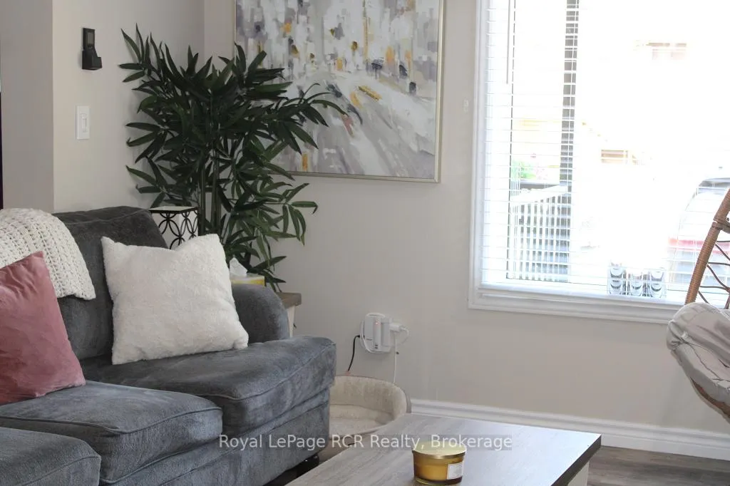 Photo 4 of 1735 8th Avenue E, Owen Sound — HOMEH
