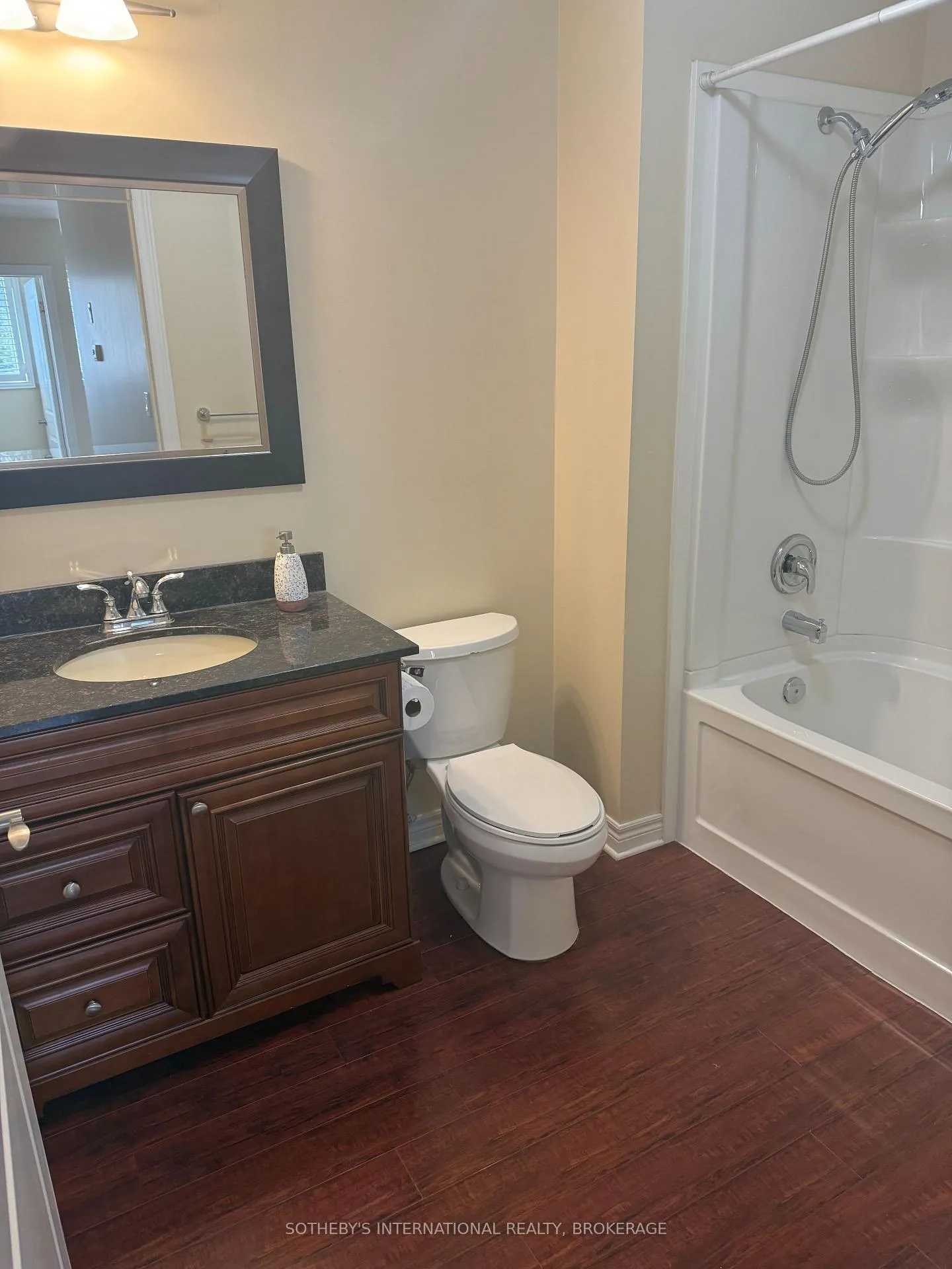 Photo 4 of Unit 3B, 320 Vine Street, St. Catharines, Carlton/Bunting — HOMEH