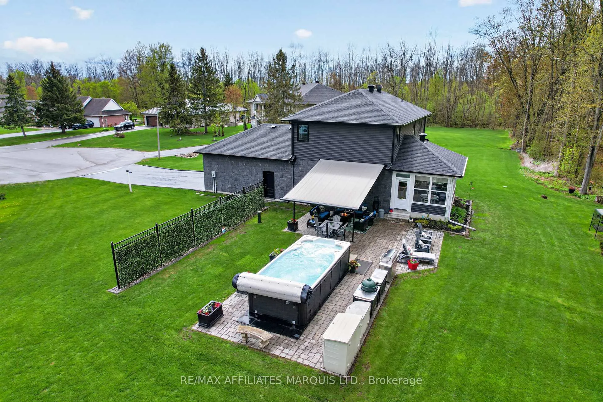 Photo 3 of 6625 Sutherland Avenue, South Glengarry, South Glengarry (Charlottenburgh) Twp — HOMEH