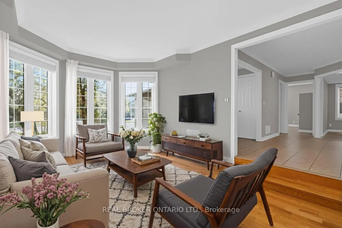 Photo 4 of 50 Cloughley Drive, Barrie, Northwest — HOMEH