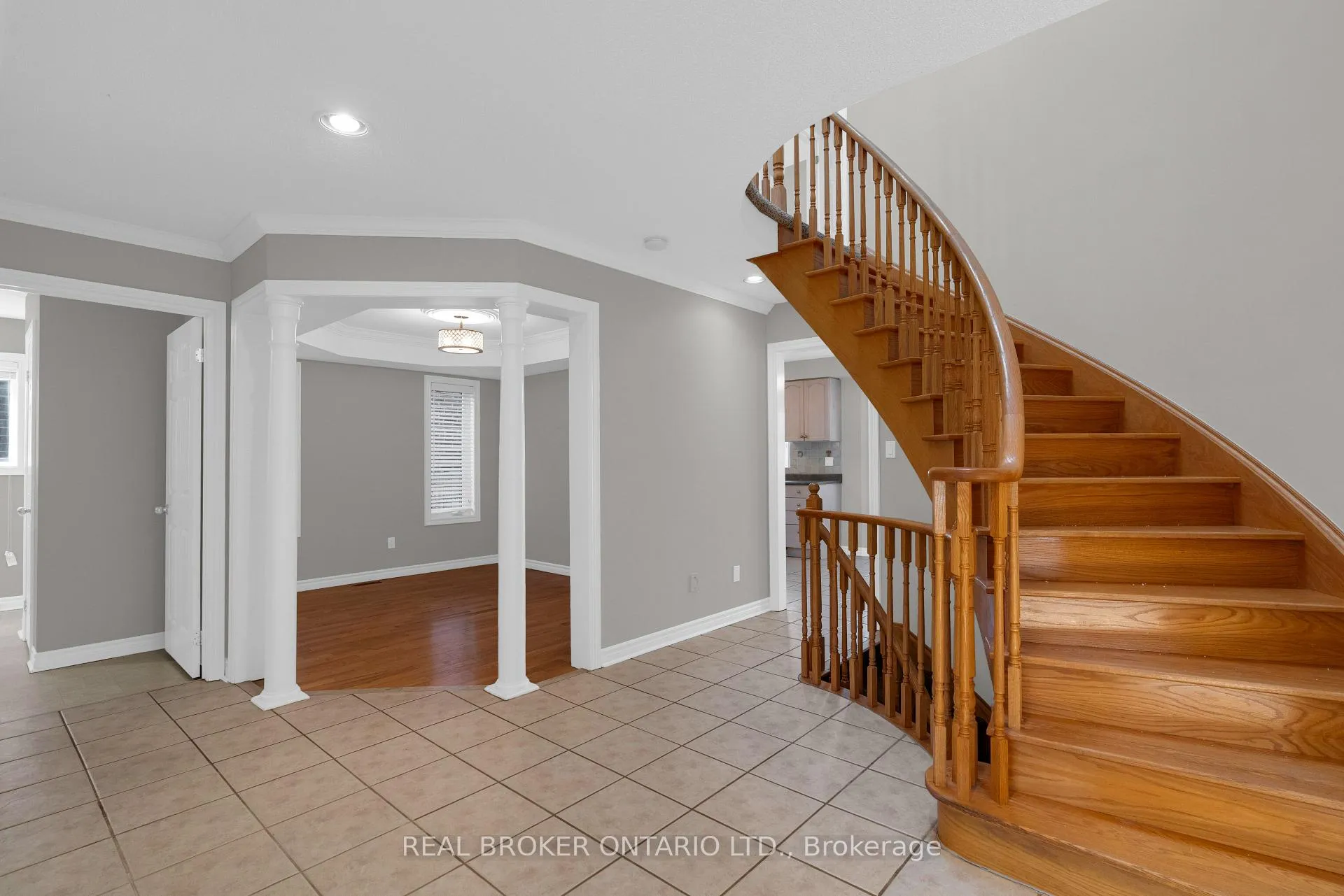 Photo 6 of 50 Cloughley Drive, Barrie, Northwest — HOMEH