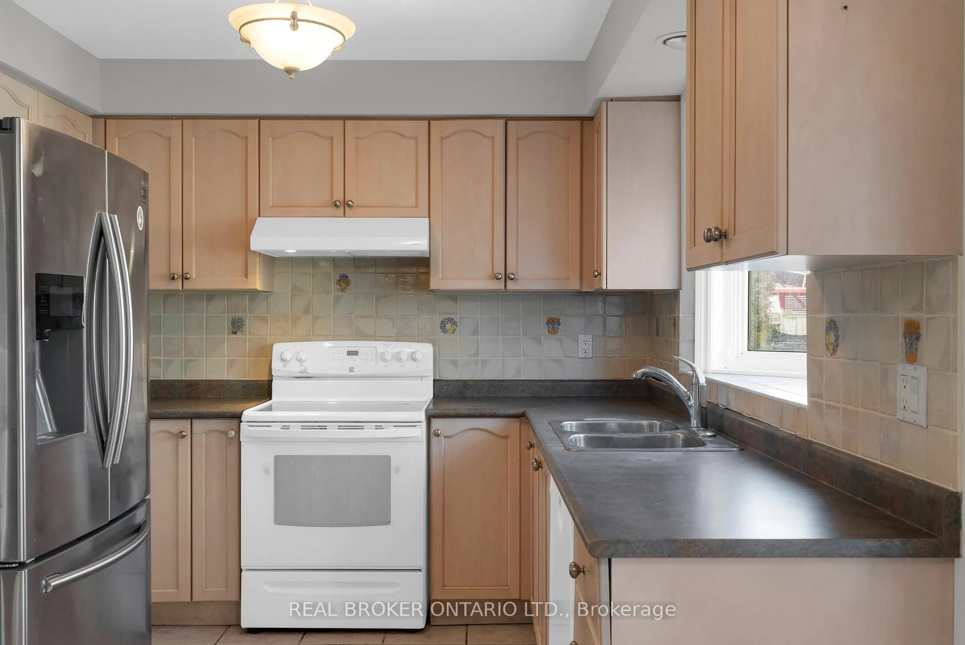 Photo 9 of 50 Cloughley Drive, Barrie, Northwest — HOMEH