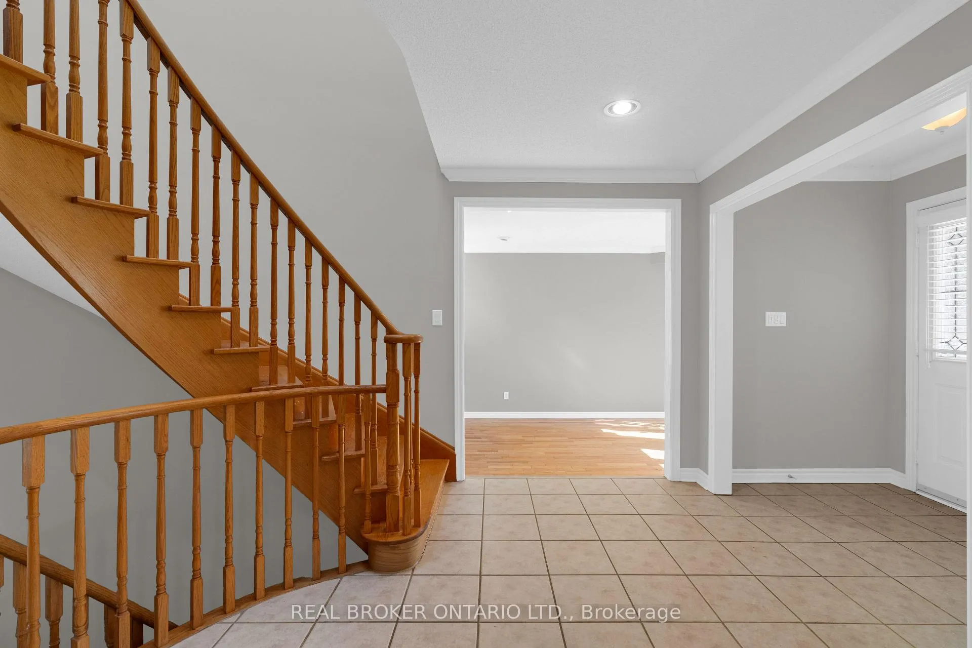Photo 12 of 50 Cloughley Drive, Barrie, Northwest — HOMEH