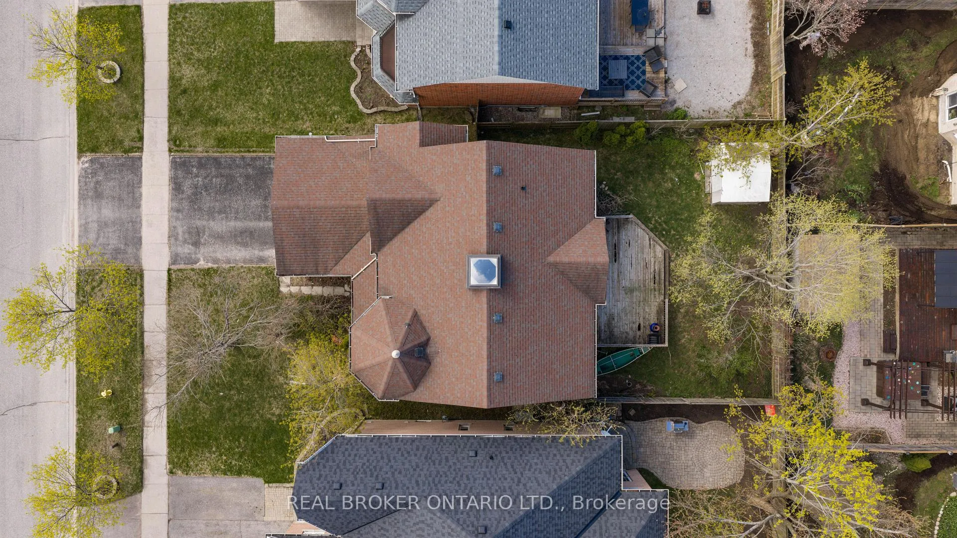 Photo 23 of 50 Cloughley Drive, Barrie, Northwest — HOMEH
