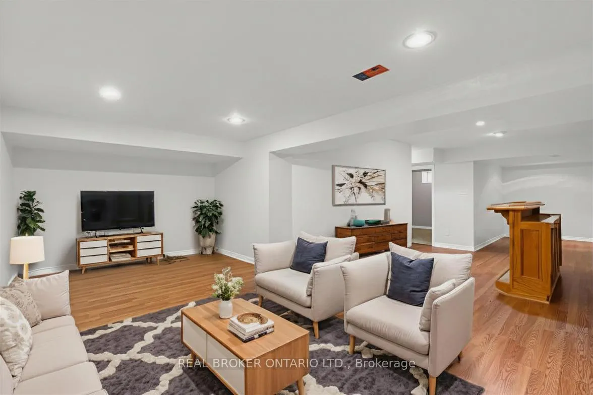 Photo 26 of 50 Cloughley Drive, Barrie, Northwest — HOMEH