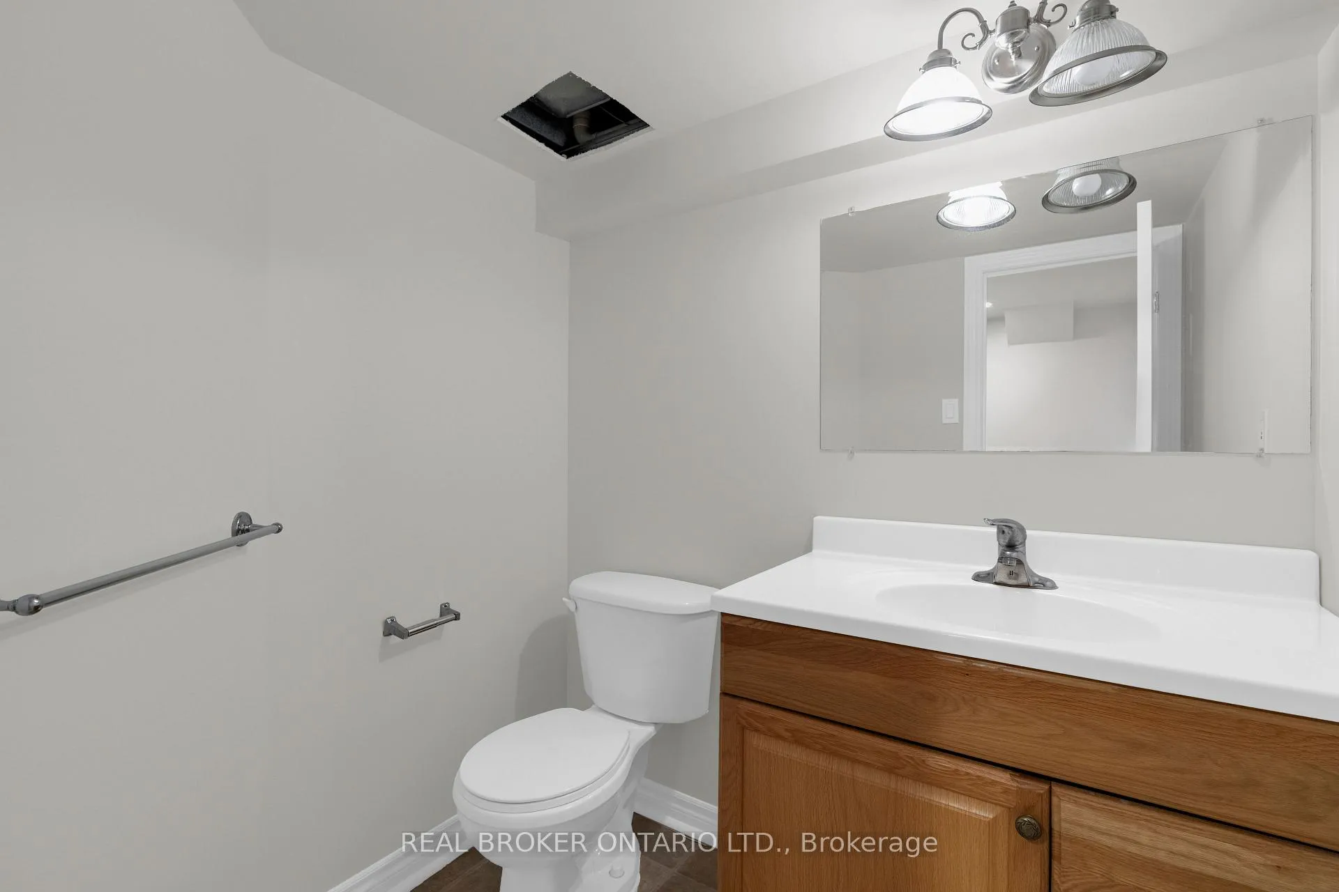 Photo 30 of 50 Cloughley Drive, Barrie, Northwest — HOMEH