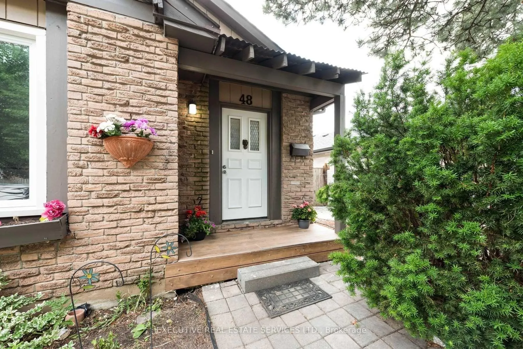 Photo 2 of 48 Reynier Drive, Brampton, Heart Lake East — HOMEH