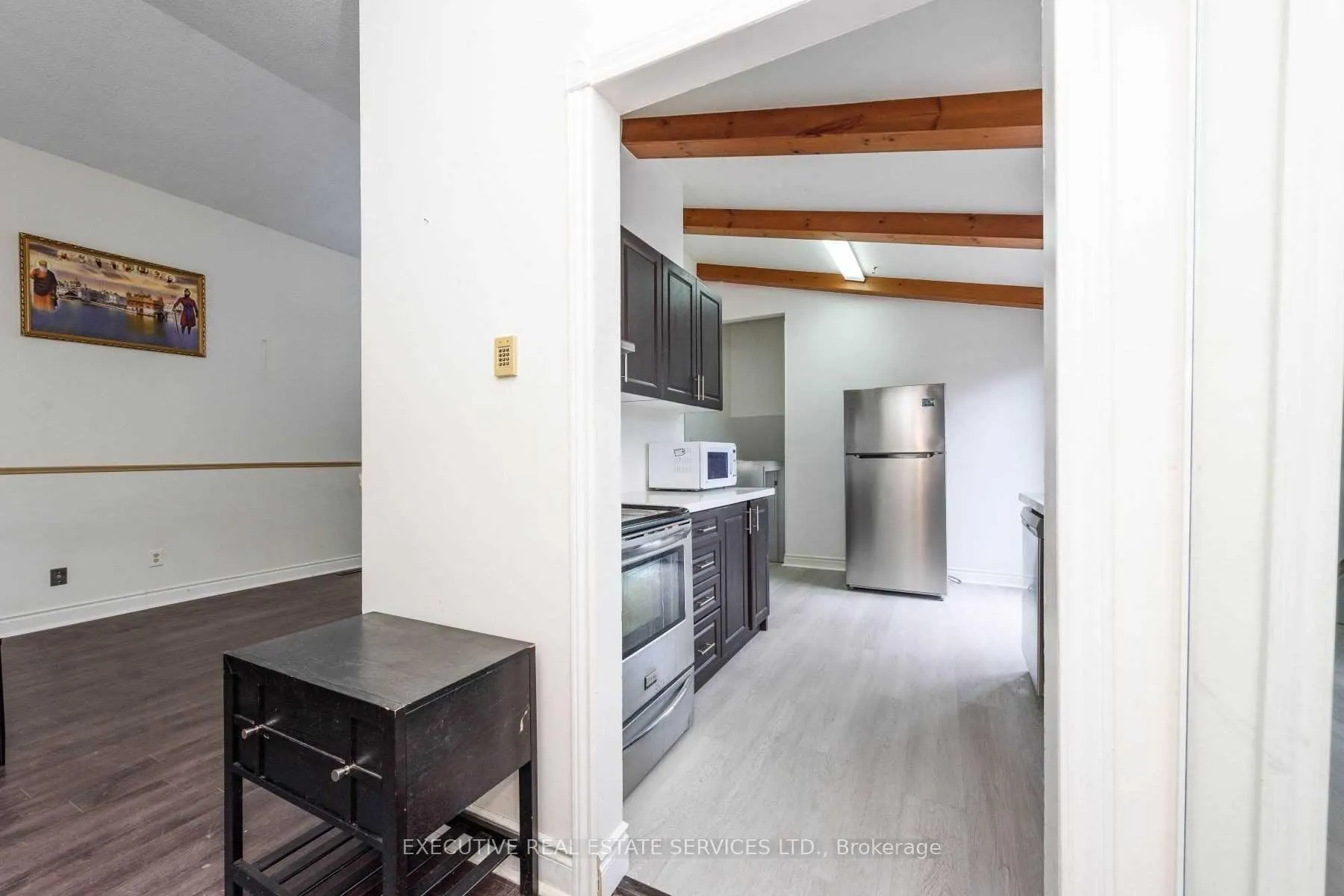 Photo 5 of 48 Reynier Drive, Brampton, Heart Lake East — HOMEH