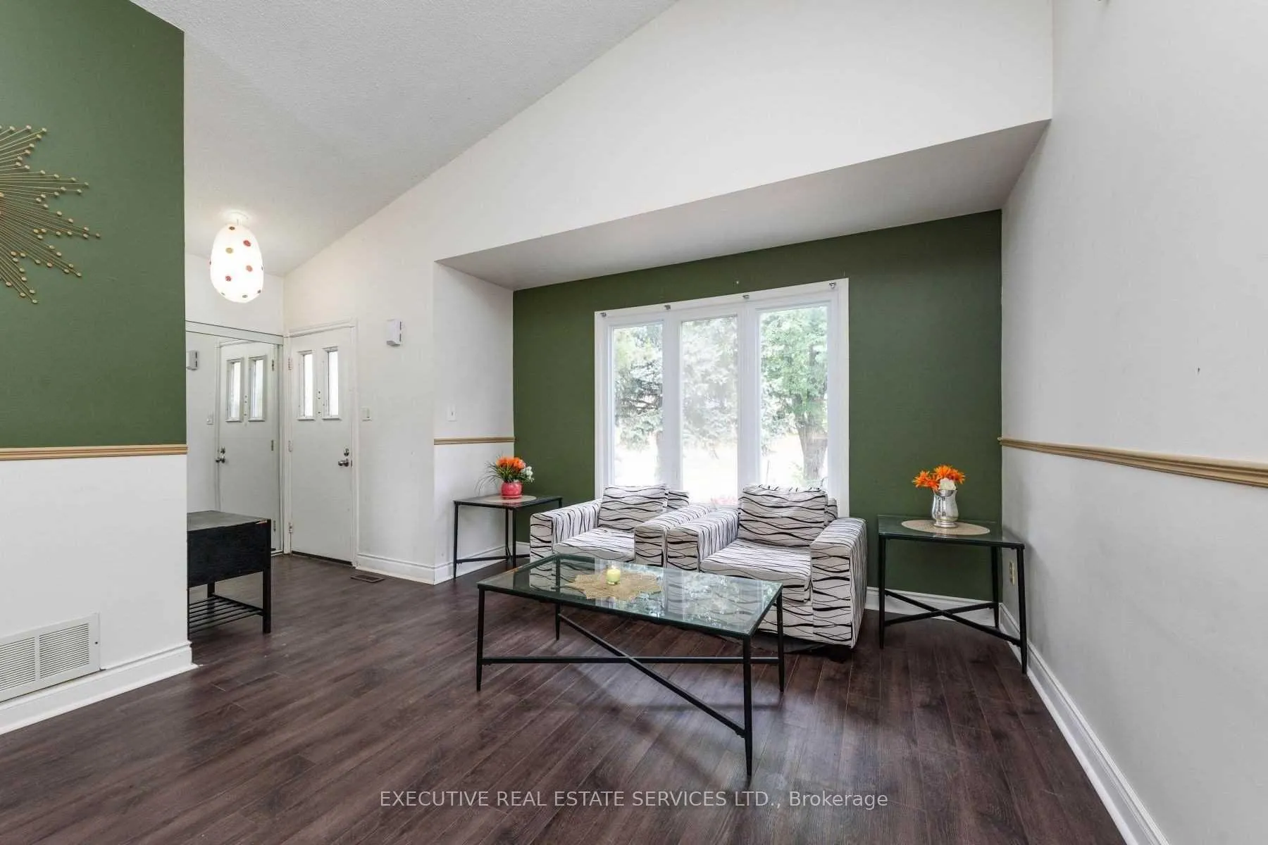 Photo 6 of 48 Reynier Drive, Brampton, Heart Lake East — HOMEH