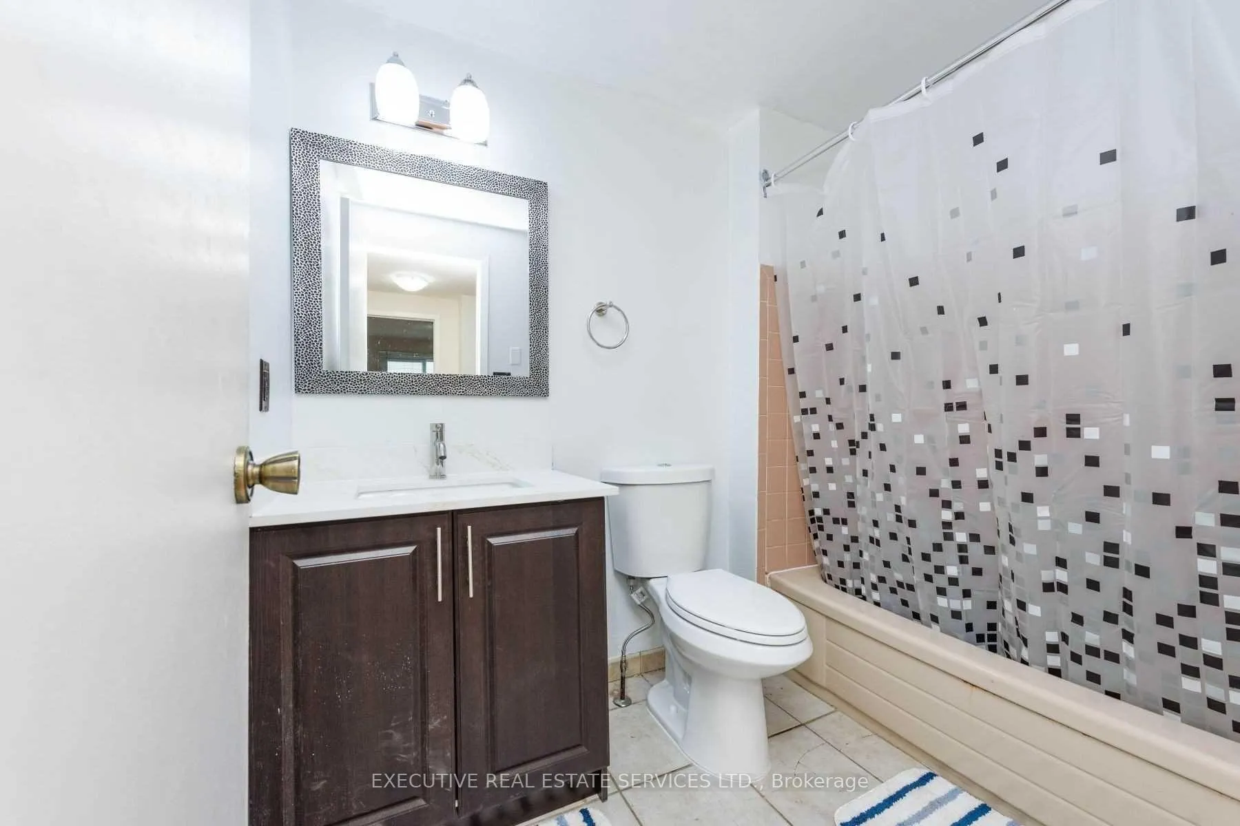 Photo 14 of 48 Reynier Drive, Brampton, Heart Lake East — HOMEH
