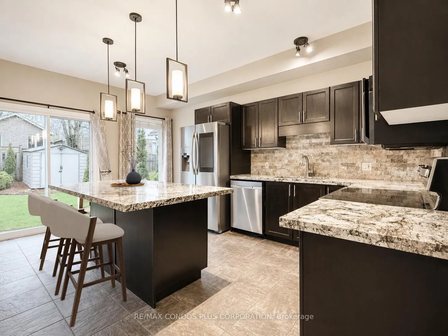 Photo 5 of 859 Brandenburg Boulevard, Waterloo, Beechwood West — HOMEH