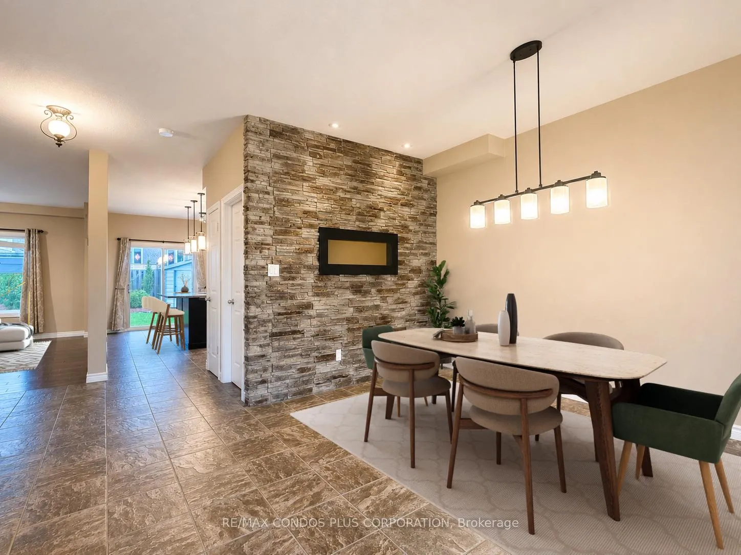 Photo 10 of 859 Brandenburg Boulevard, Waterloo, Beechwood West — HOMEH