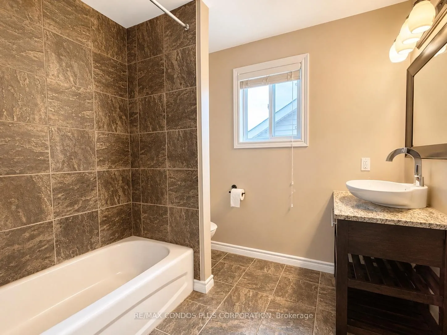 Photo 25 of 859 Brandenburg Boulevard, Waterloo, Beechwood West — HOMEH