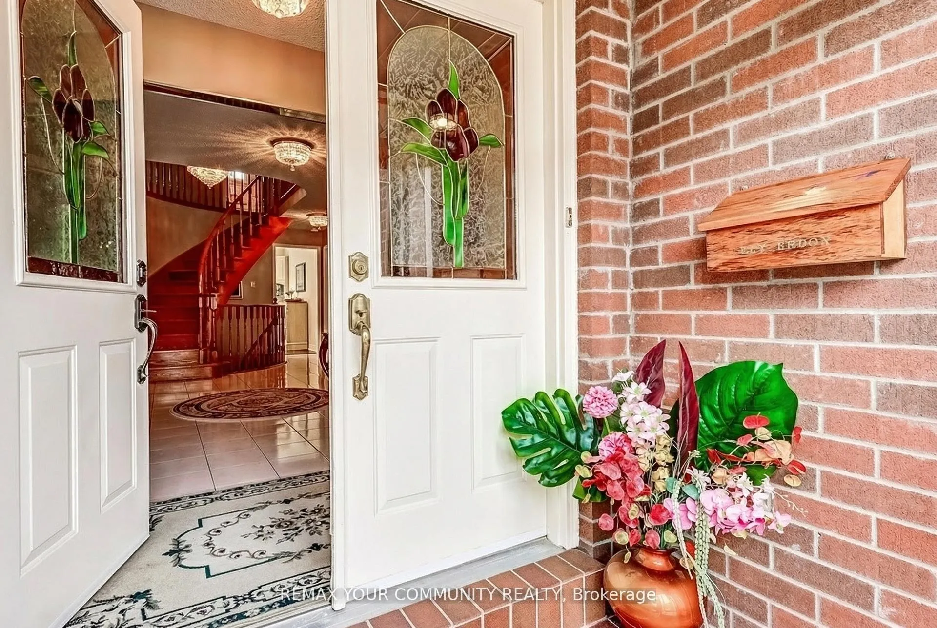 Photo 3 of 139 Larkin Avenue, Markham, Markham Village — HOMEH