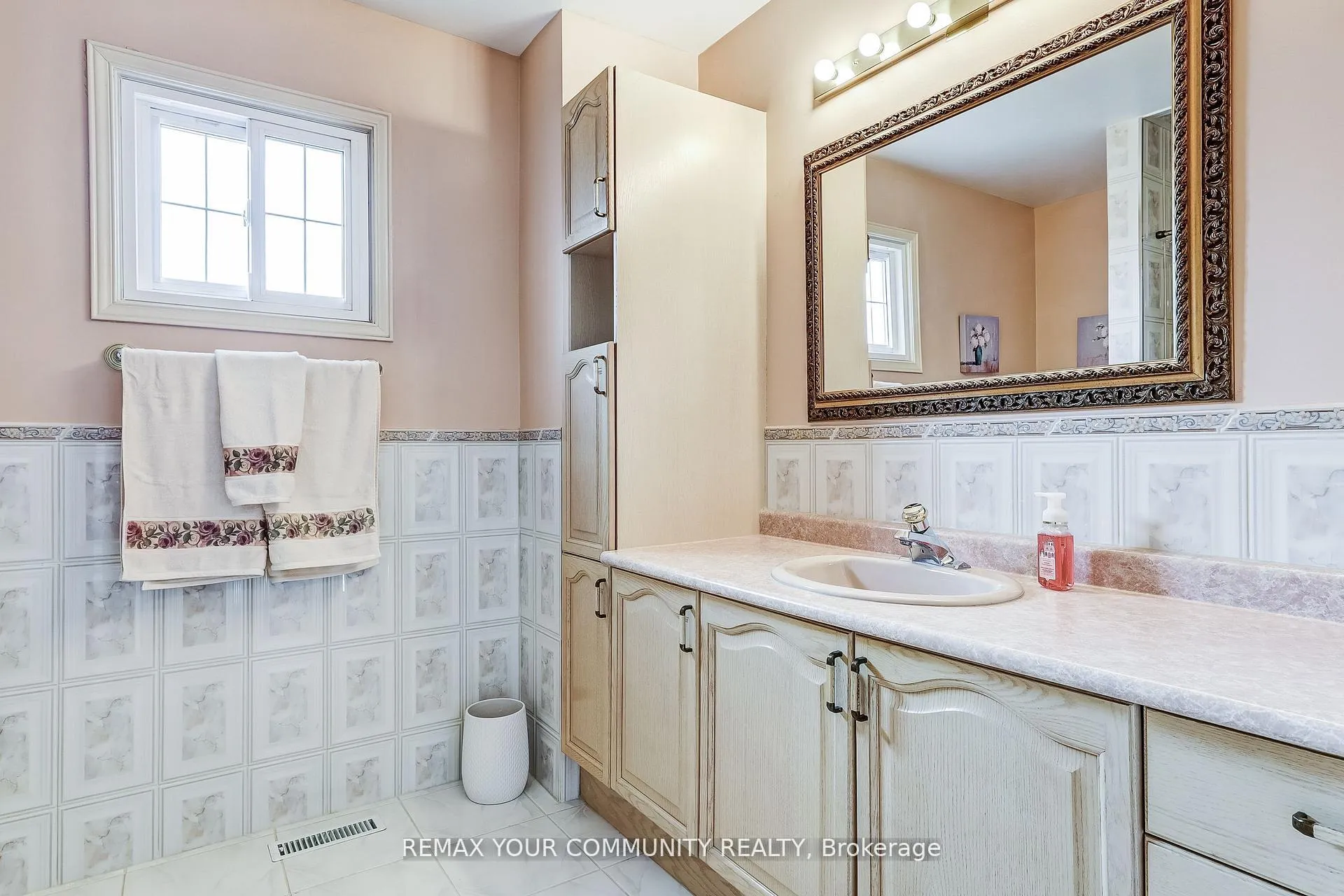 Photo 28 of 139 Larkin Avenue, Markham, Markham Village — HOMEH