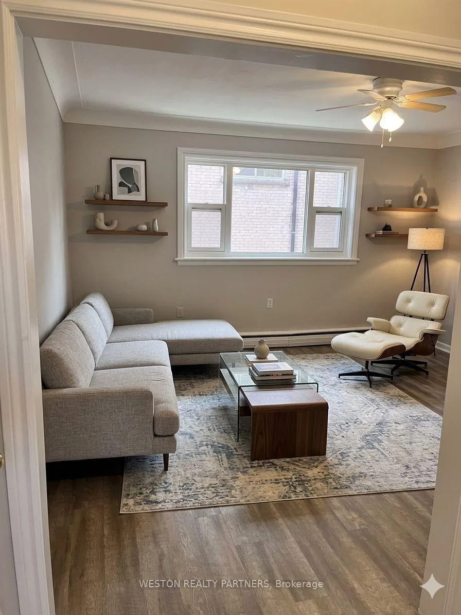Photo 2 of Unit 4, 666 Fennell Avenue E, Hamilton, Burkholme — HOMEH