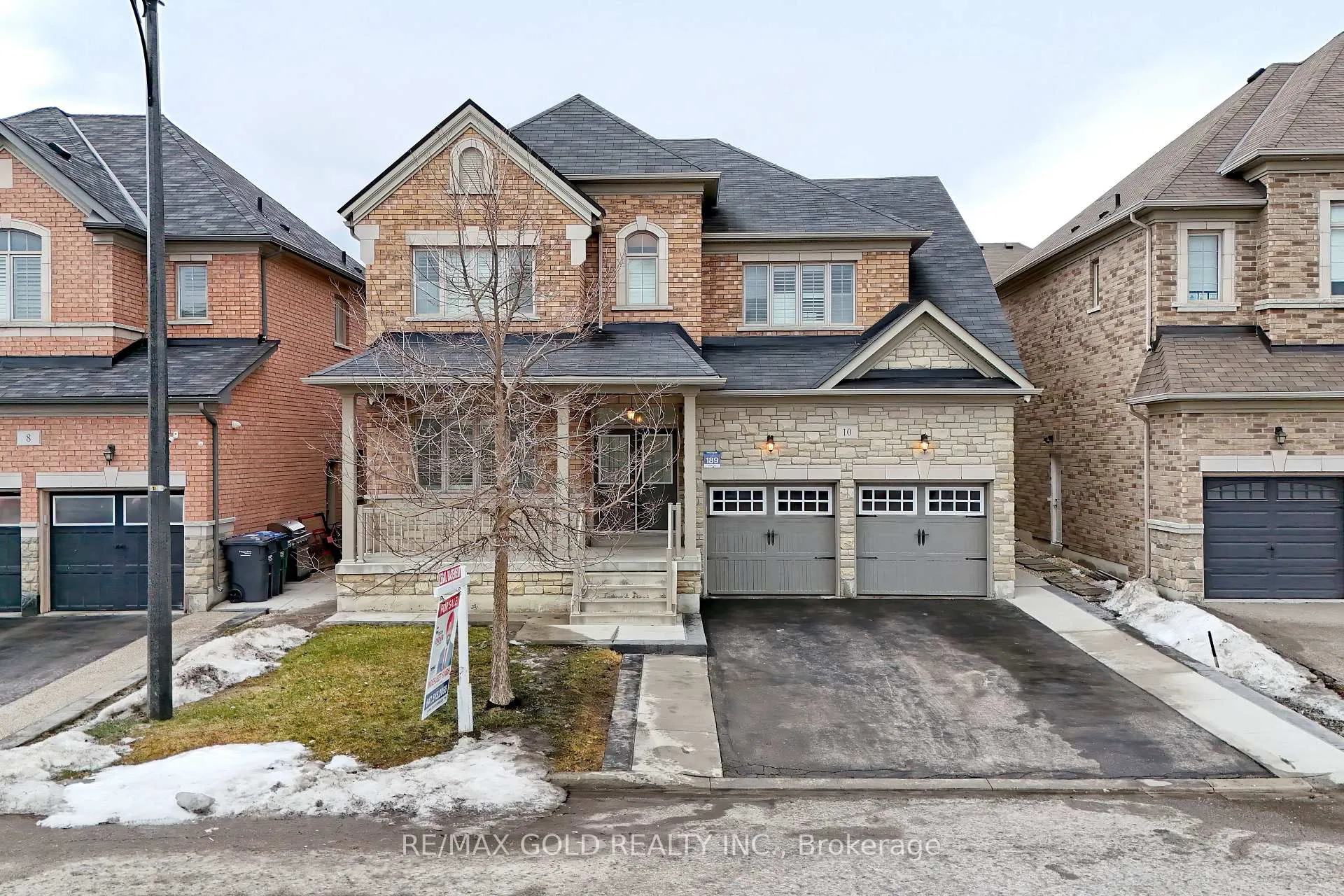 Photo 1 of 10 Dopp Crescent, Brampton, Toronto Gore Rural Estate — HOMEH