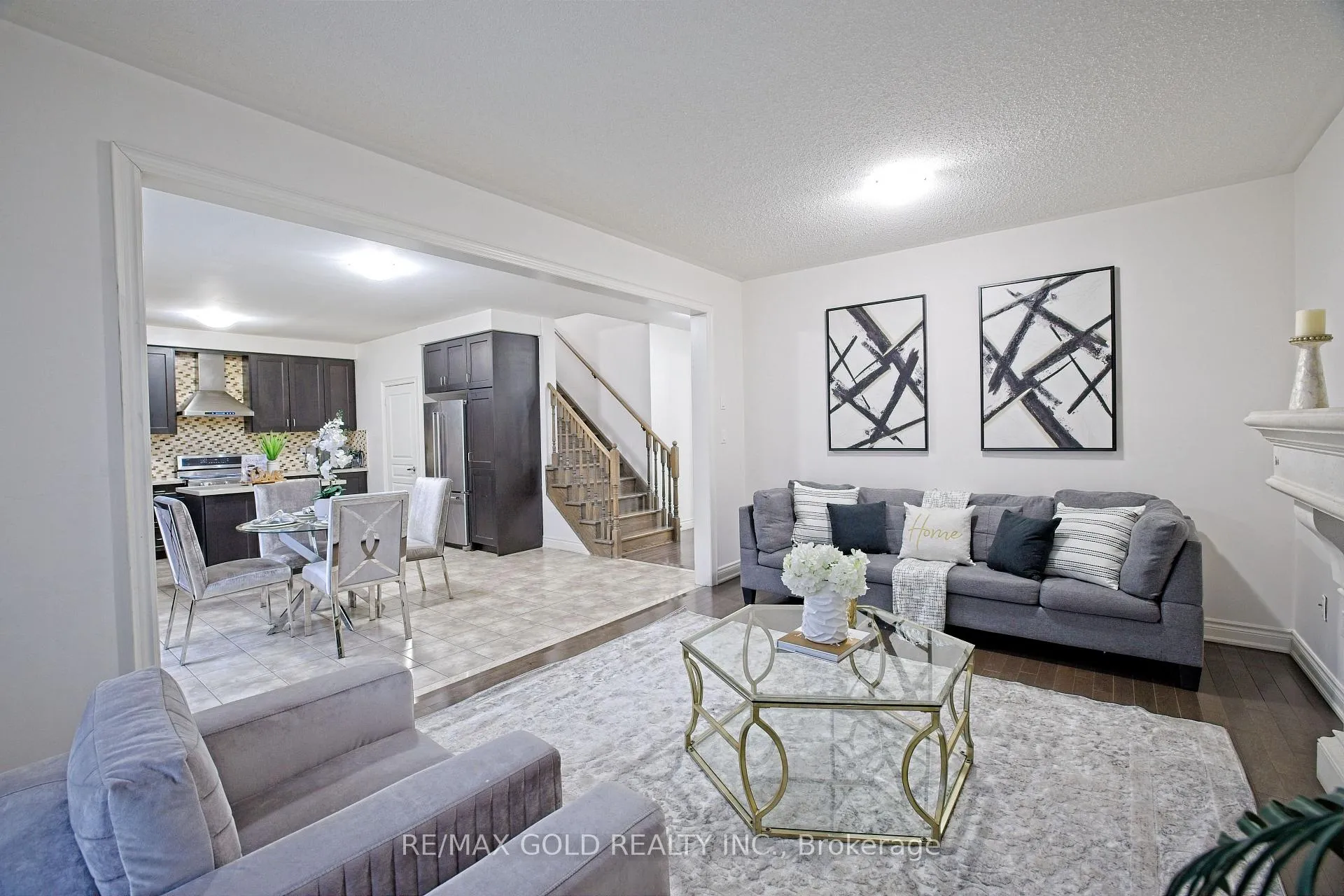 Photo 20 of 10 Dopp Crescent, Brampton, Toronto Gore Rural Estate — HOMEH