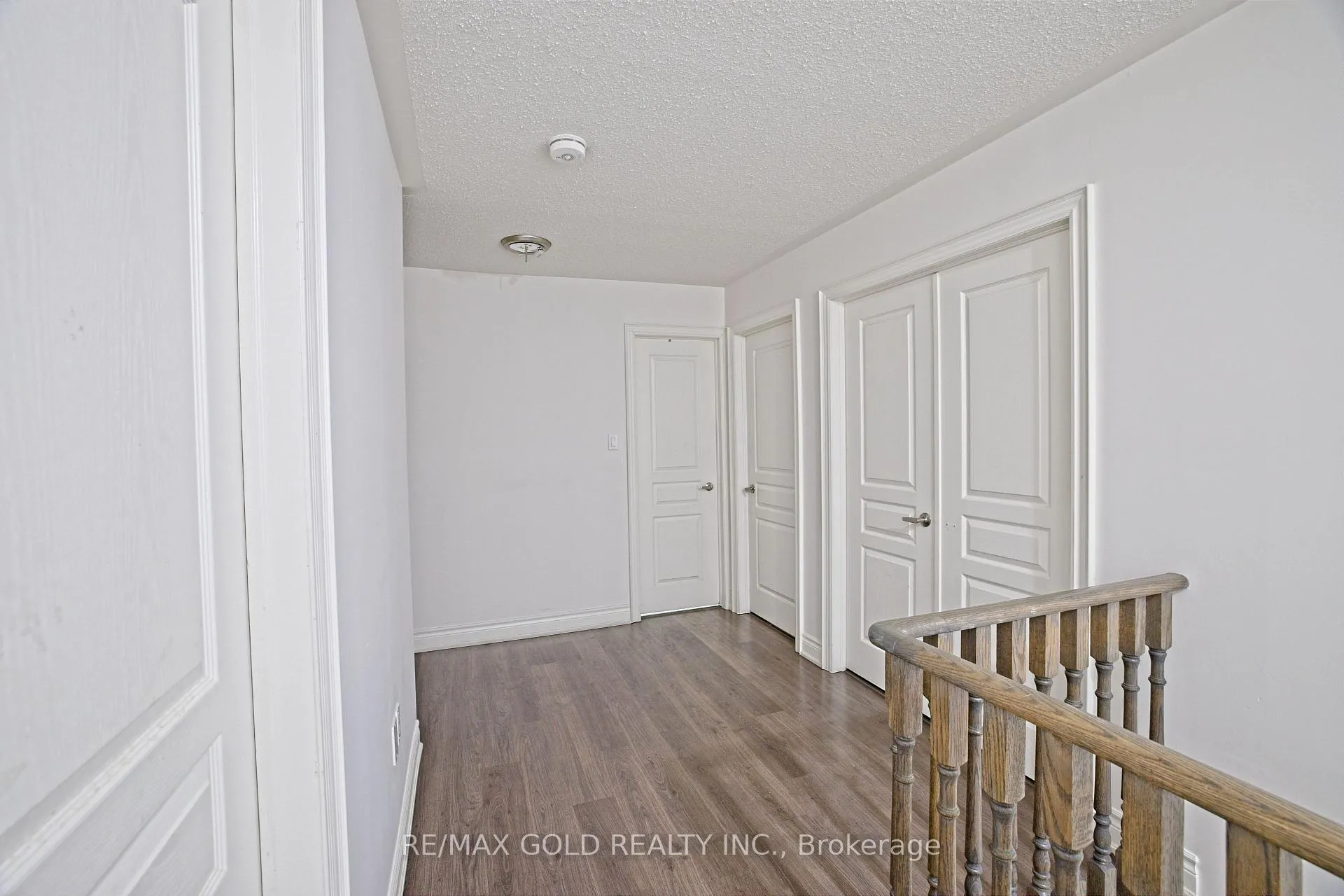 Photo 21 of 10 Dopp Crescent, Brampton, Toronto Gore Rural Estate — HOMEH