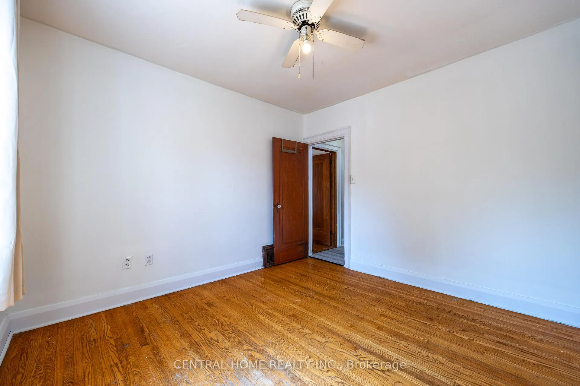 Photo 5 of 1650 King Street E, Hamilton, Delta — HOMEH