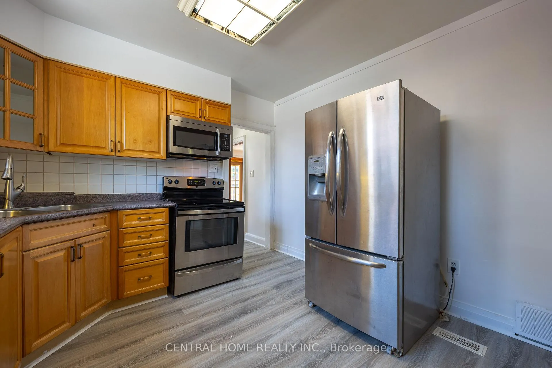 Photo 8 of 1650 King Street E, Hamilton, Delta — HOMEH