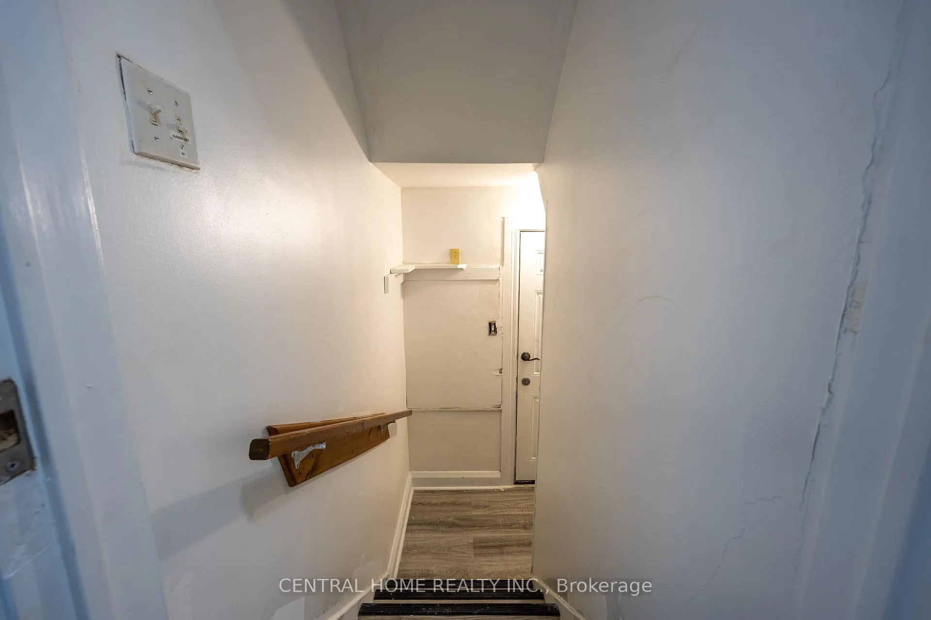 Photo 18 of 1650 King Street E, Hamilton, Delta — HOMEH